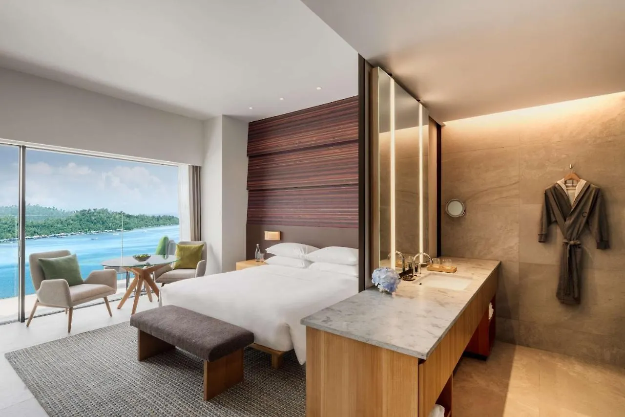 Hyatt Centric Kota Kinabalu Hotel 5*,  Malaysia